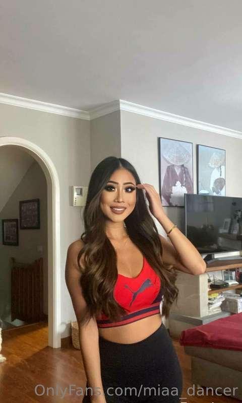 Who will do some yoga with me?🧘‍♀️ I am ready! What about yo..