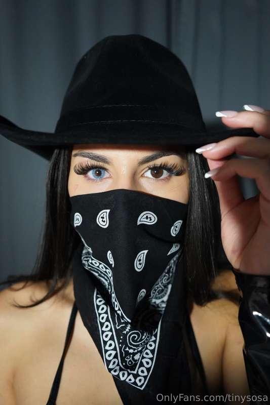 Sent out my FACIAL tape on my VIP page @tinysosavip message ..