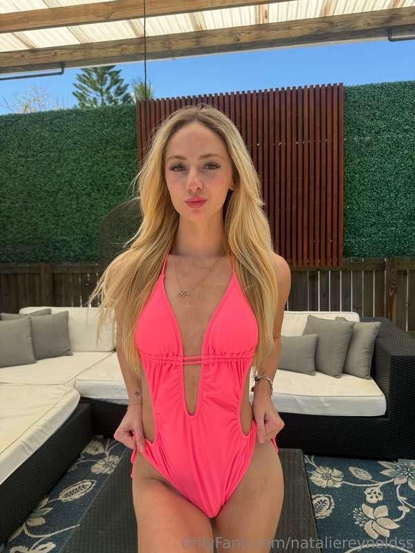 Stop scrolling and start stroking—I’m waiting 💋 