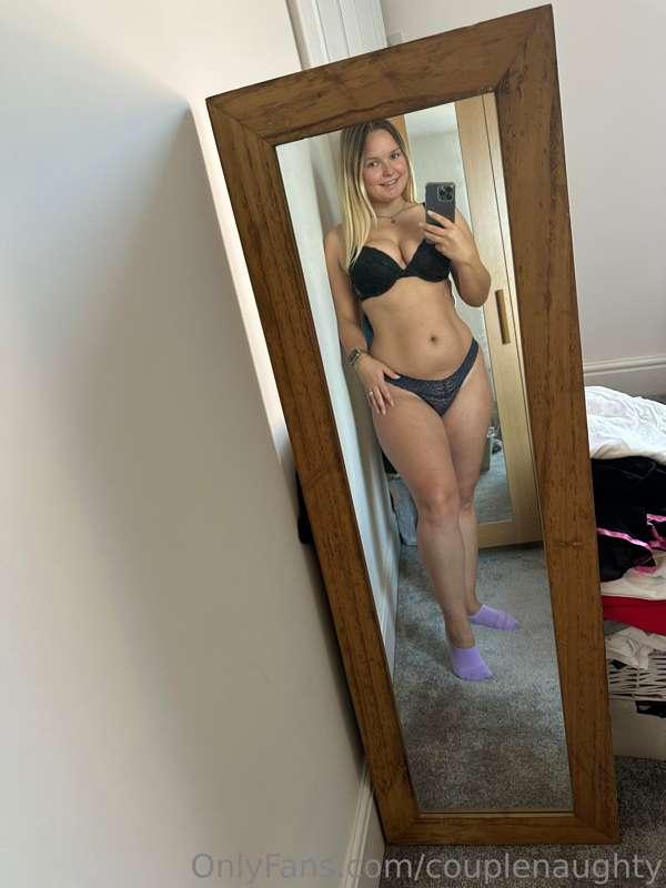 Head over to our other page for lots of pics and videos 😘😈

..