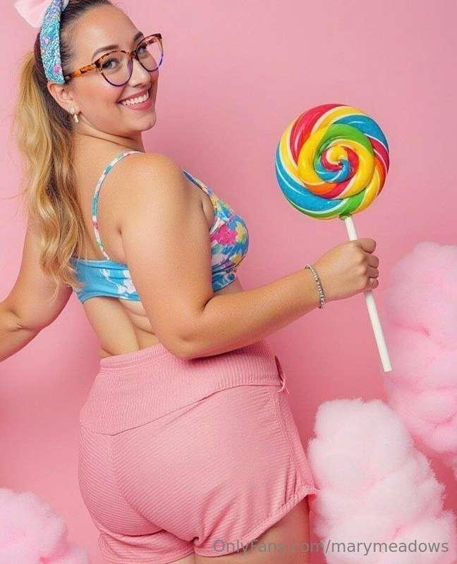 BRINGING YOU ALL THE TREATS!🍭🍬🍫🍦