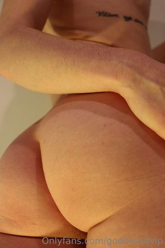 Buy this post for some fun explicit photos 📸 
Enjoy a couple..