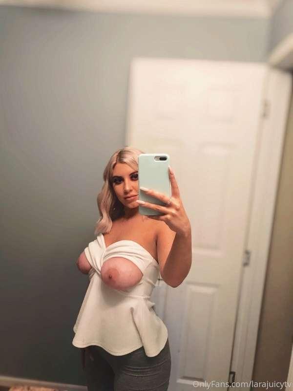 Got ready for the casino and I don’t think this shirt fits 🤣..
