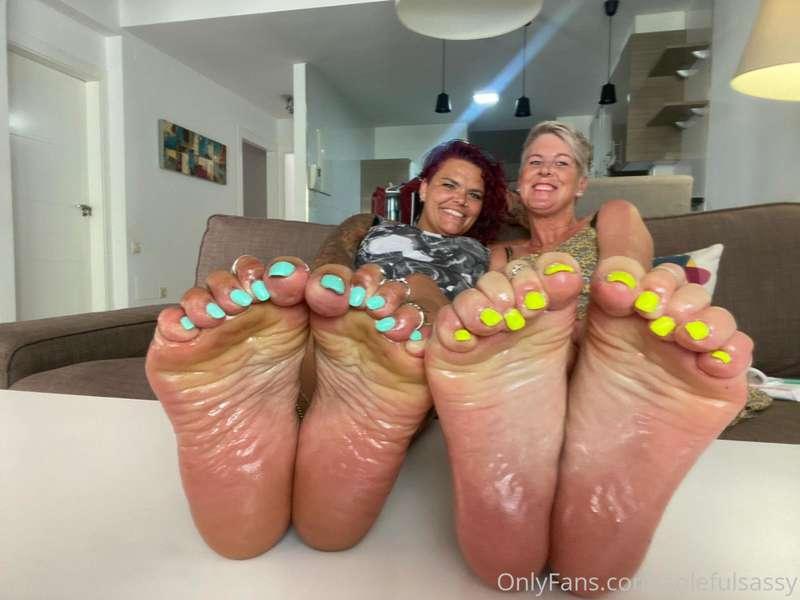 Twice the fun oiled up and ready! Miss my bestie @madsoles_1..
