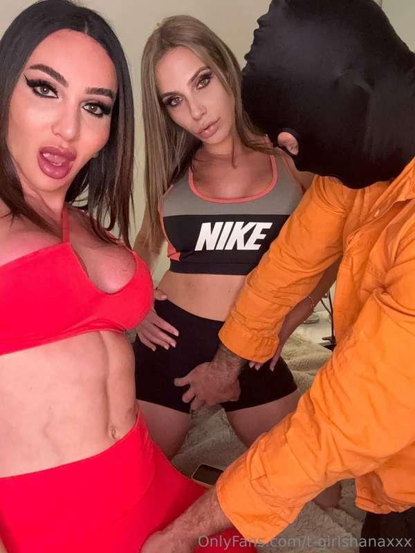 NEW HOT DOUBLE TRANS threesome with a willing tradie who too..