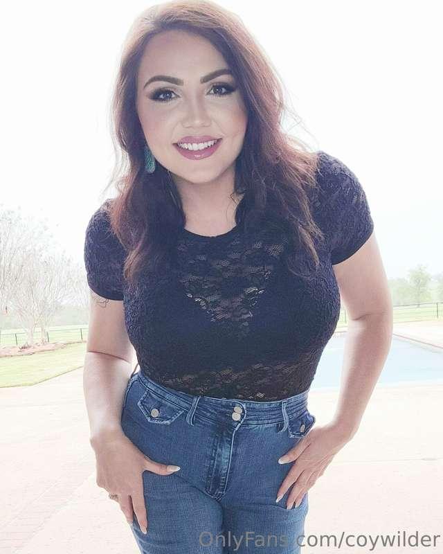 Hey sexy. This is your reminder, don’t forget to smile today..