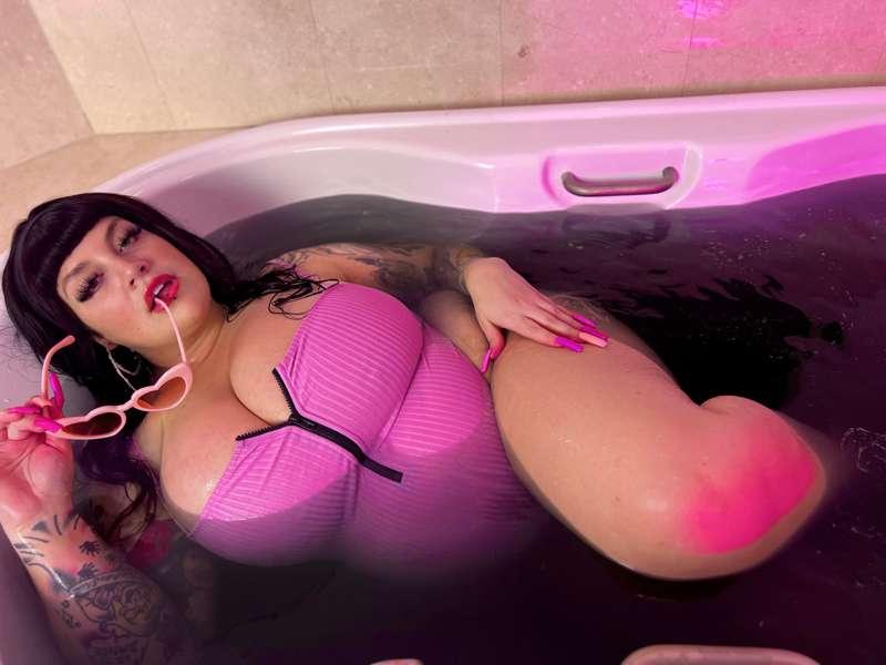 marilynmilkedme image #1