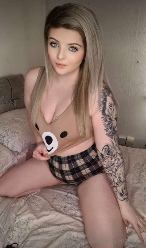 Make me messy with your cum. 💦