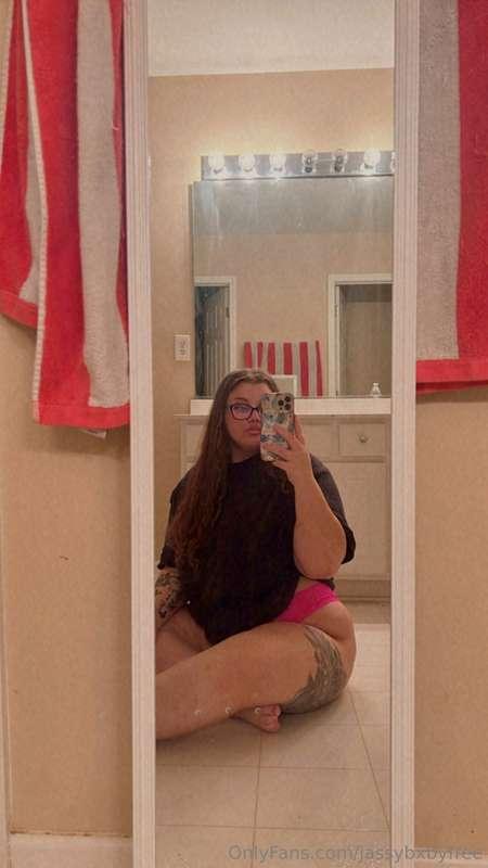 Craving some dick right now 👀