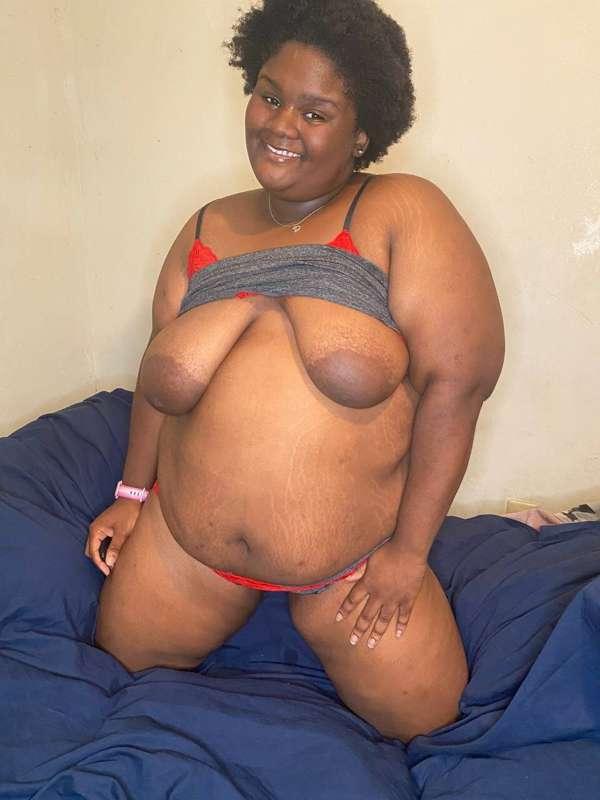 Cutie with a booty and big tits🥥🥥🥰@xxxDrizzyday
Cum sub and ..
