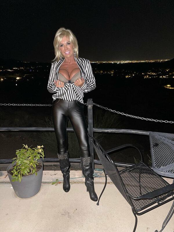 I can't believe Hub took Kate out to dinner last night!! Loo..