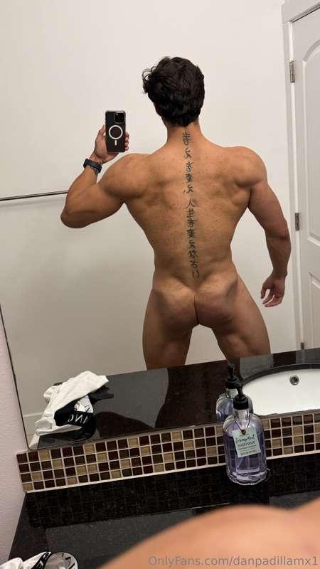 Esas nalgas si fueron al gym 🫣 No se asusten es parte del pr..