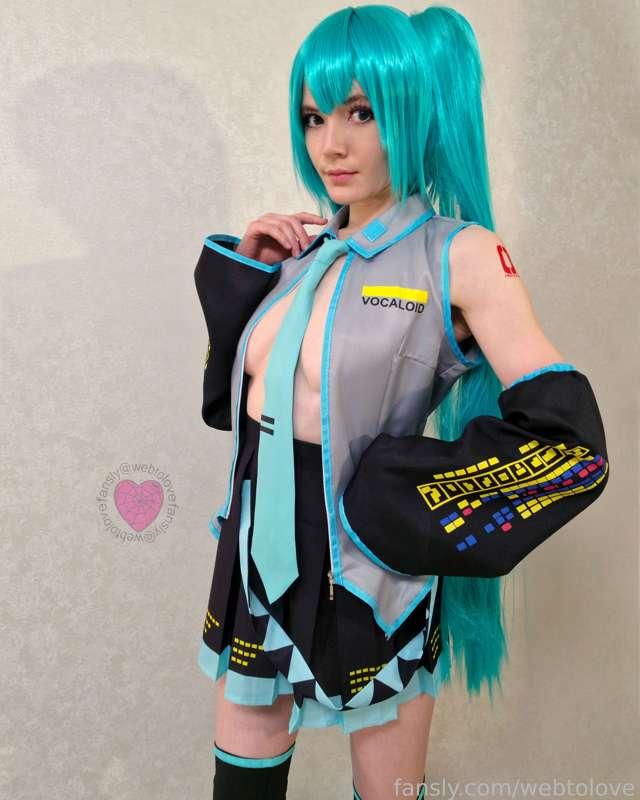 #Naughty Hatsune Miku will show you her lewd parts of her body 👀
#rule34 #cosplay #costume #stockings #skirt #boobs #tits #tease #fyp