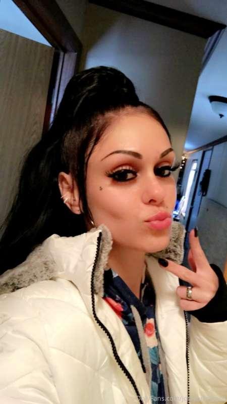 joslynnn_rose image #1