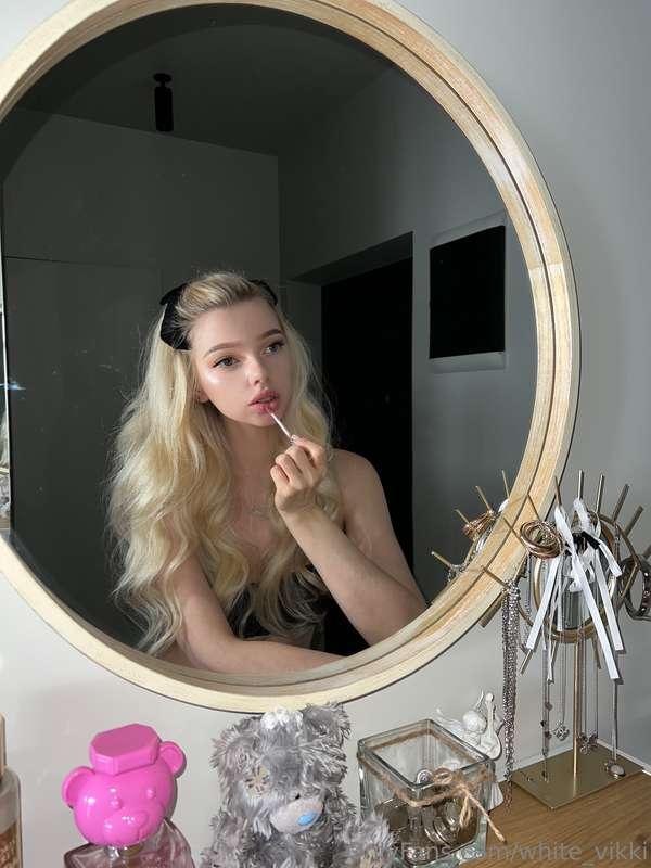 white_vikki image #0