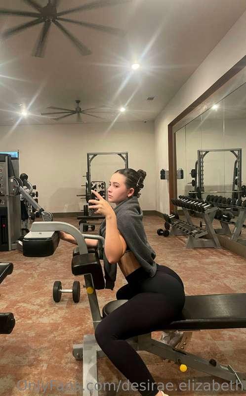 Workin on my 🍑