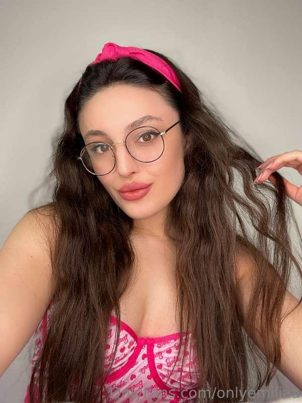 Livestream starting in 7 hours for all who want to have some..