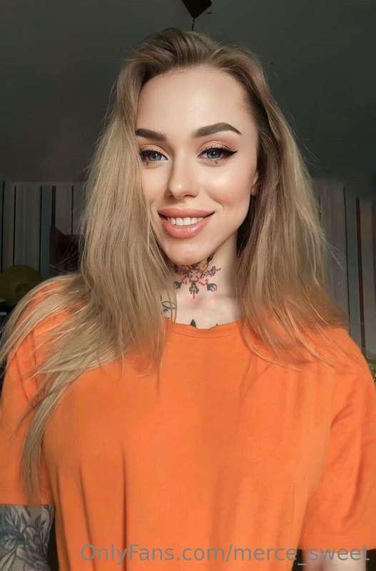 @evilscarlett Has a elastic ass with hard nipples 😇
She moan..