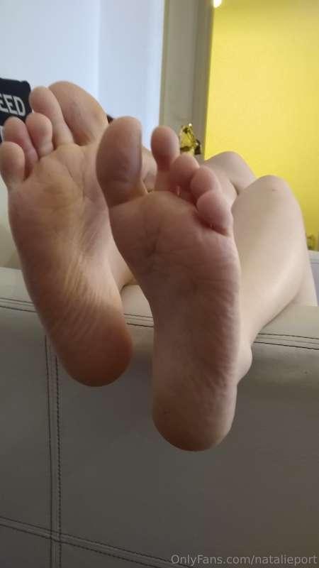 You should worship my 👣 