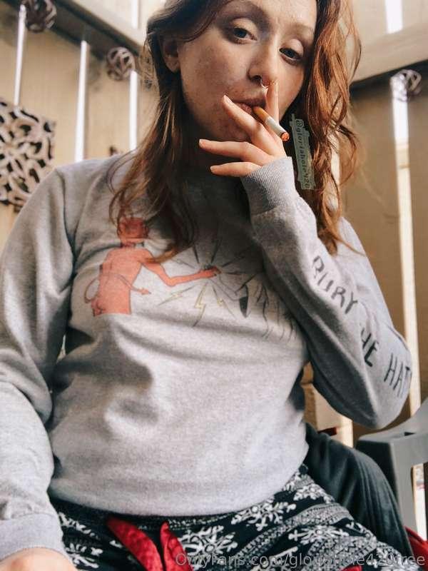 Lazy Sunday Smoking 😚 💨 chilling on my patio in my pajamas, ..