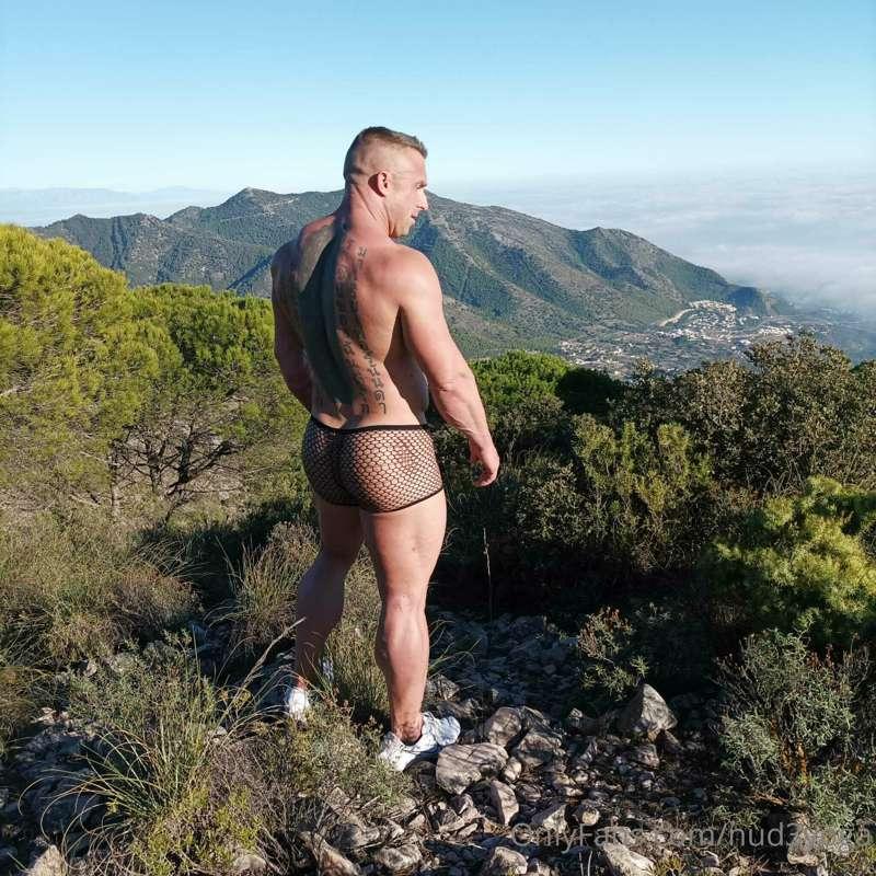 What is the best for a hike ? Boxers?