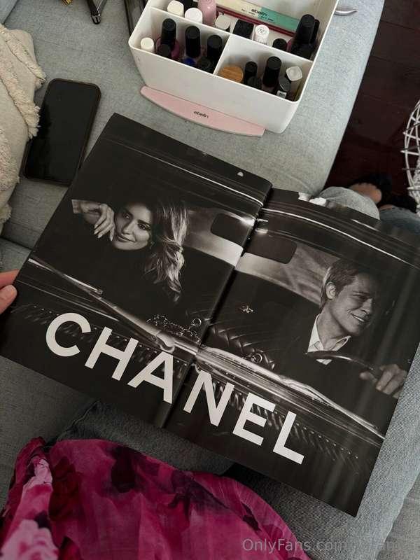 Have you seen this ad? I want that to be us!🙈