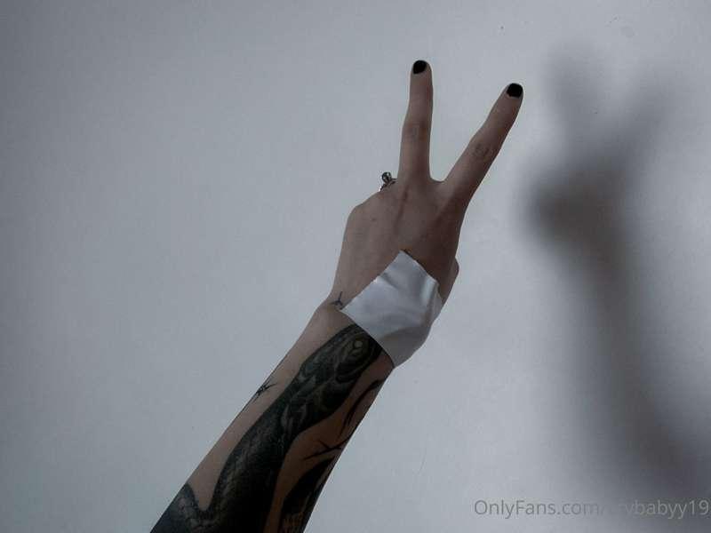 My tattoo reveal pics got pushed back a little bit cause I g..
