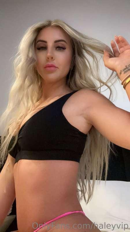 𝙱𝙴𝙸𝙽𝙶 𝙰 𝙳𝙸𝚁𝚃𝚈 𝙻𝙸𝚃𝚃𝙻𝙴 𝚂𝙻𝚄𝚃 😝