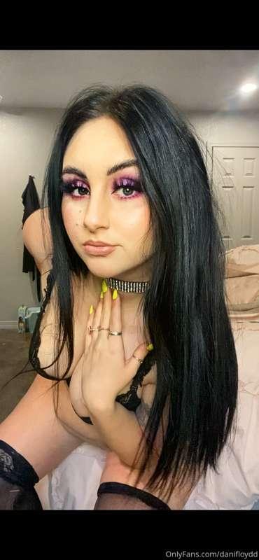 Tip me $3 if you wanna fuck me ;) 
Tip $6 if you could make ..