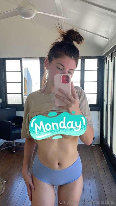 I thought this account got deleted 🥺

https://onlyfans.com/s..