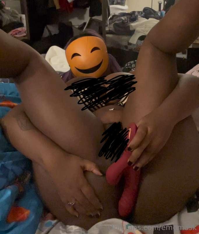 Spreading my ass and showing you my cute tiny asshole as I u..