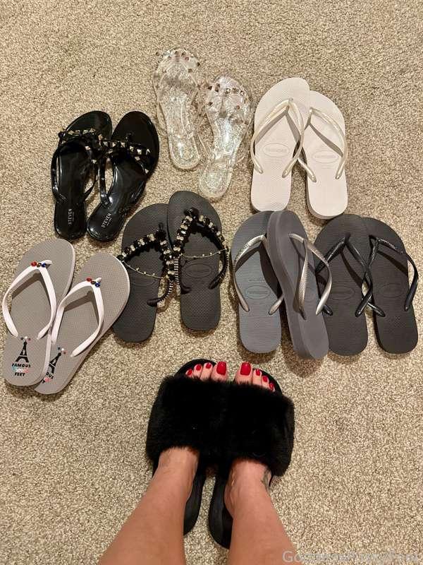 Some of my fave flip flops that go well with red toes. Oh and my black fuzzy slippers of course 🖤🍒