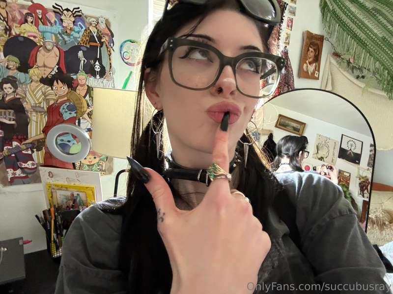 i can also be cute btw :> 