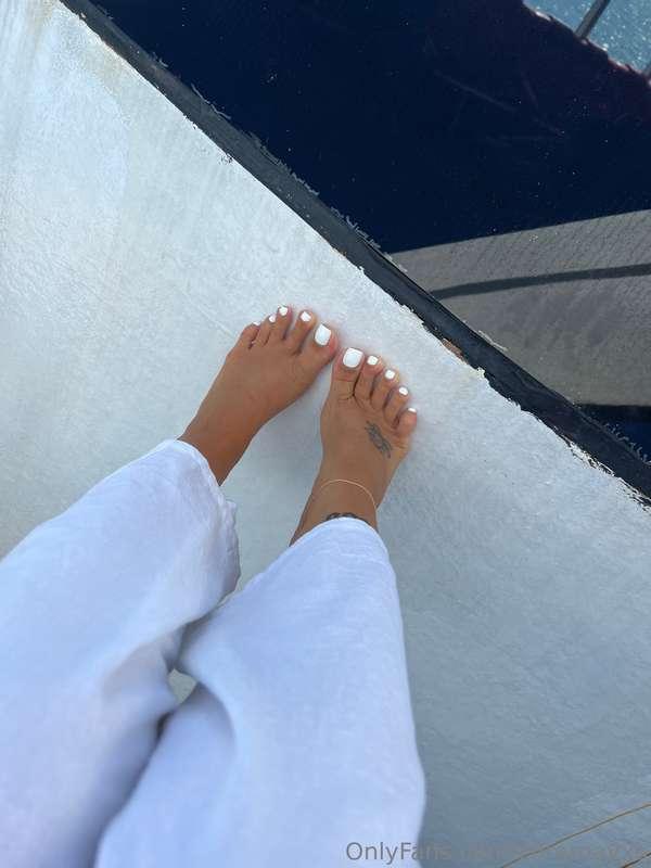 a fresh white set 🤍 