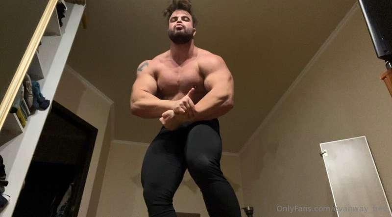 Giant master in black sport outfit 🤩NEW 🆕Rubbish huge body 🤩..