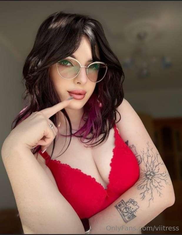 This girl, 👉🏼😍@mayastarrr with natural breasts and a beautif..