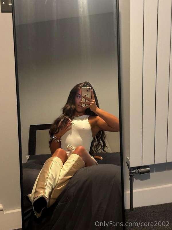 Someone take my boots off 🙈