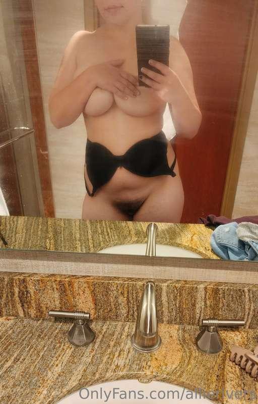 Sorry boys!! I'm not able to talk much right now....but now ..