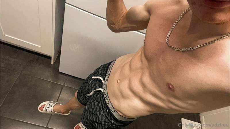Big sweaty workout 🤪🤪
ALL UNCENSORED POSTS ARE 👉 @adznsfw