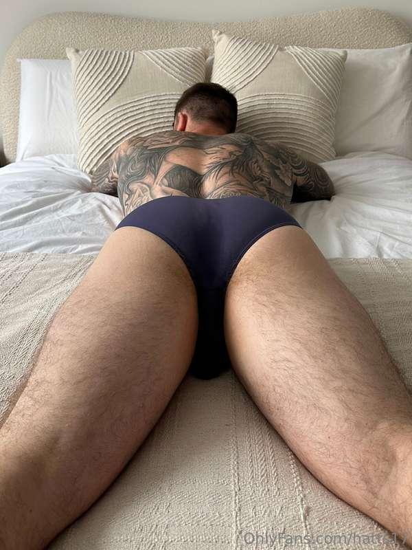 Sweaty briefs had to come off! These cheeks gotta breathe 🥵 ..