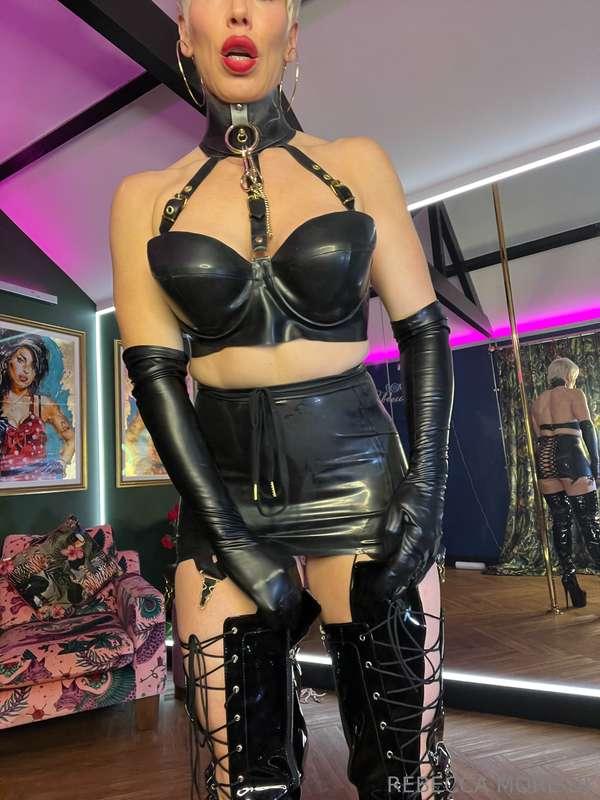Wrapped to tease.💦