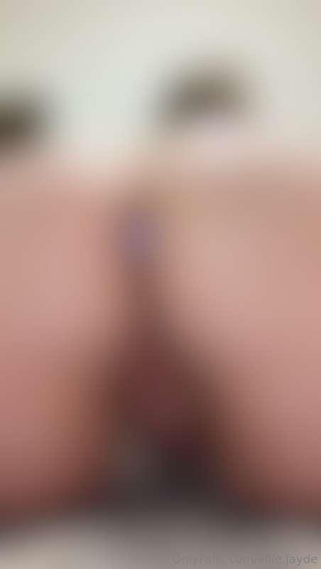 ***BUTT PLUG PLEASURE 💎***

Here is a snippet of me insertin..
