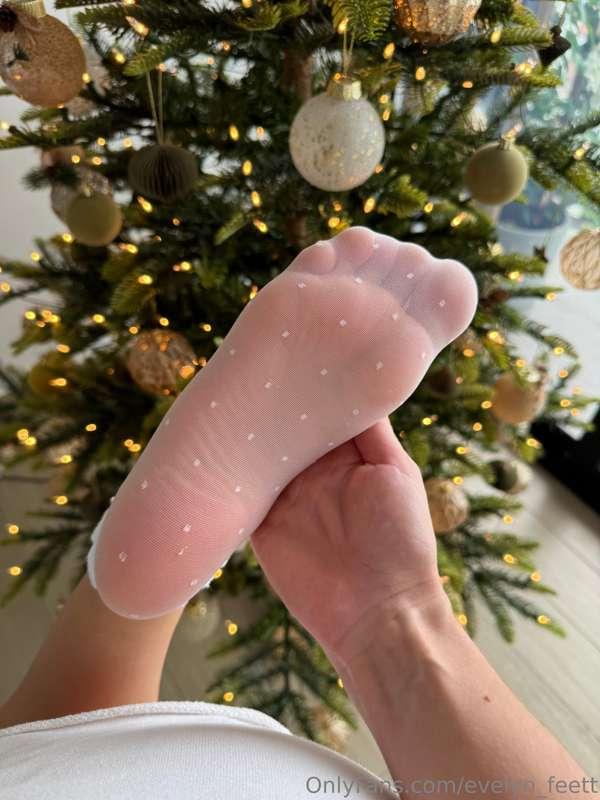 Someone got me these cute polkadot nylon socks, send me a me..