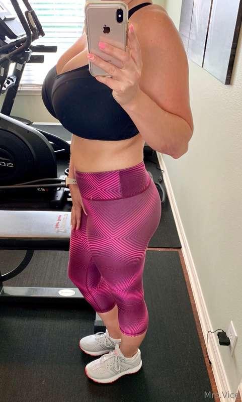 An old gym pic set from my Patreon account 💪🏼