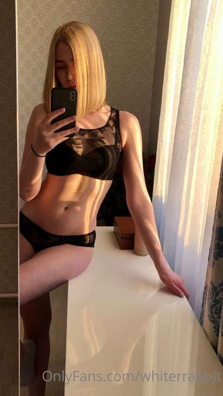 Leave a like if you can't stop staring! 🦋