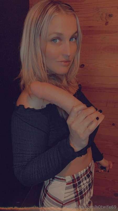 Mmm my favorite toy I'm about to have some fun 🌶️ 🔥 🥵