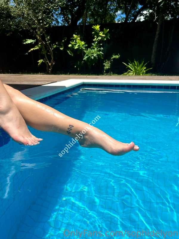 I know you love my little feet