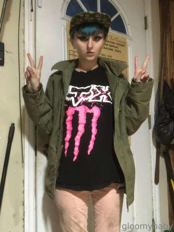 had to quit my gamer girl job this morning and go work on an..