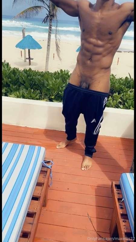 🇲🇽🇲🇽 You like the waves?