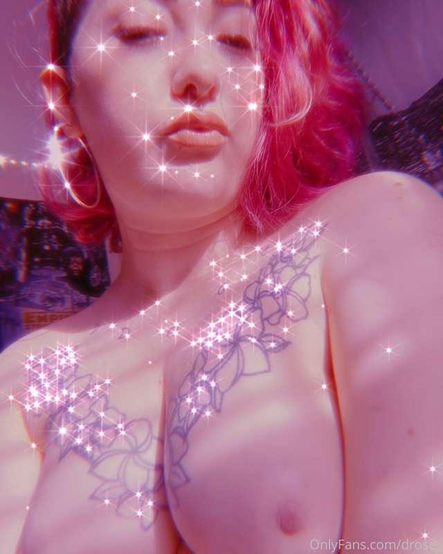 I’m trying to get more with this lighting 💜